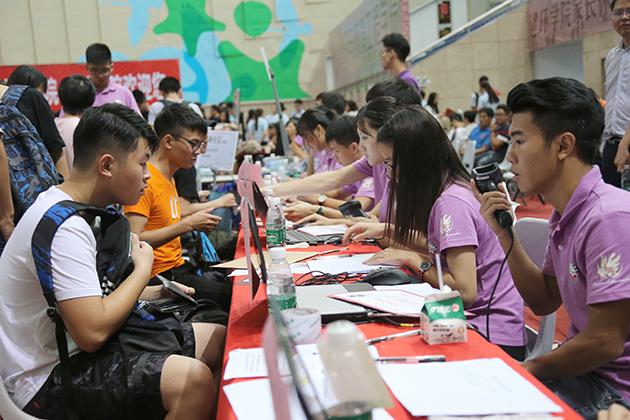 深職院:“數字+文化”打造有溫度的迎新