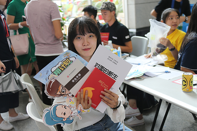 深職院:“數字+文化”打造有溫度的迎新